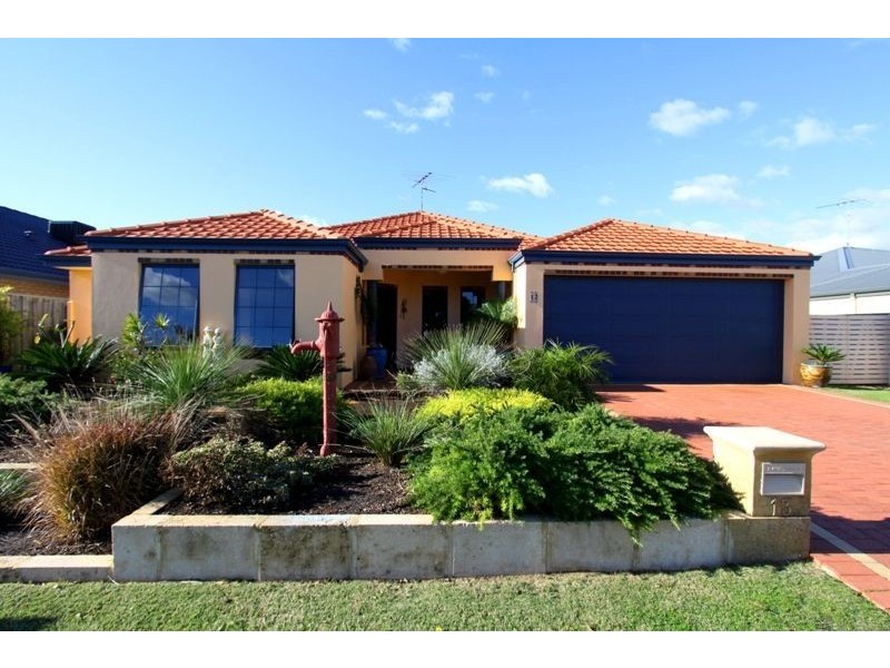 13 Quandong Parkway, Halls Head WA 6210