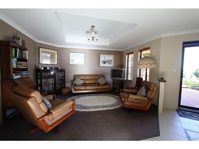 13 Quandong Parkway, Halls Head WA 6210