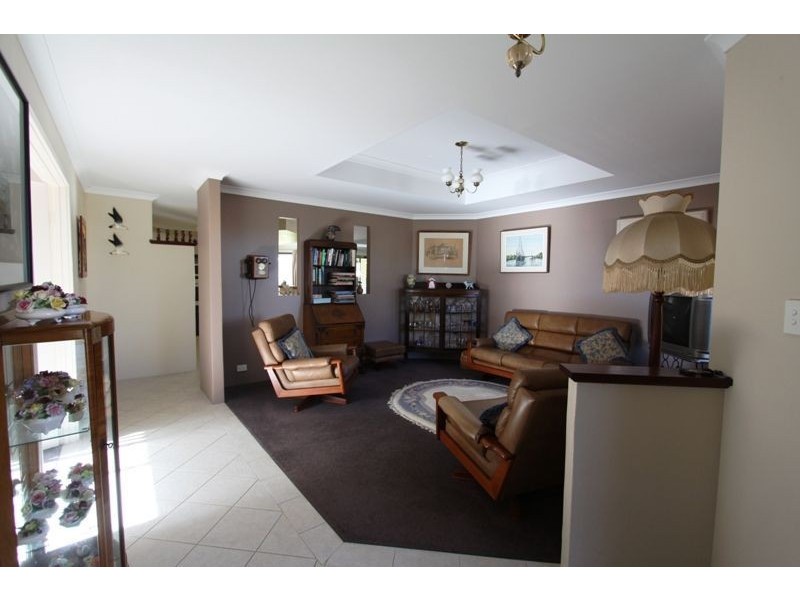 13 Quandong Parkway, Halls Head WA 6210