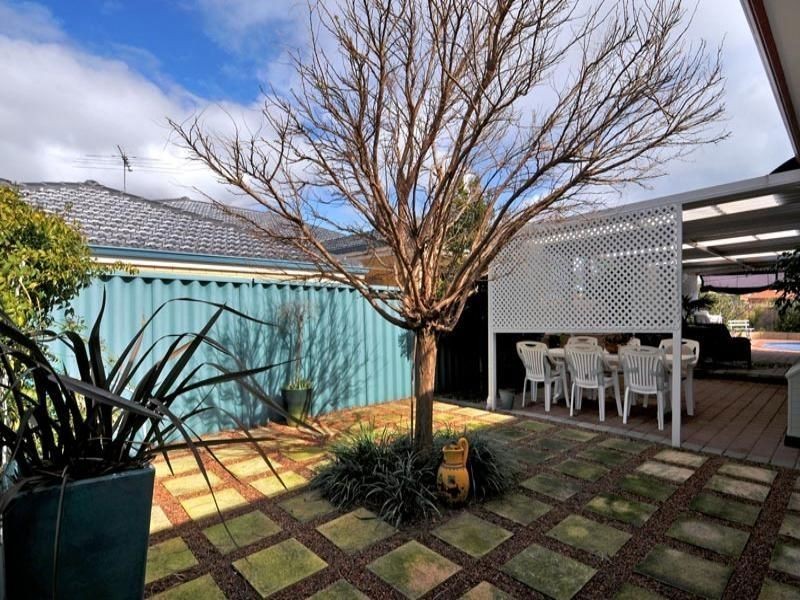 71 Admiralty Crescent, Halls Head WA 6210