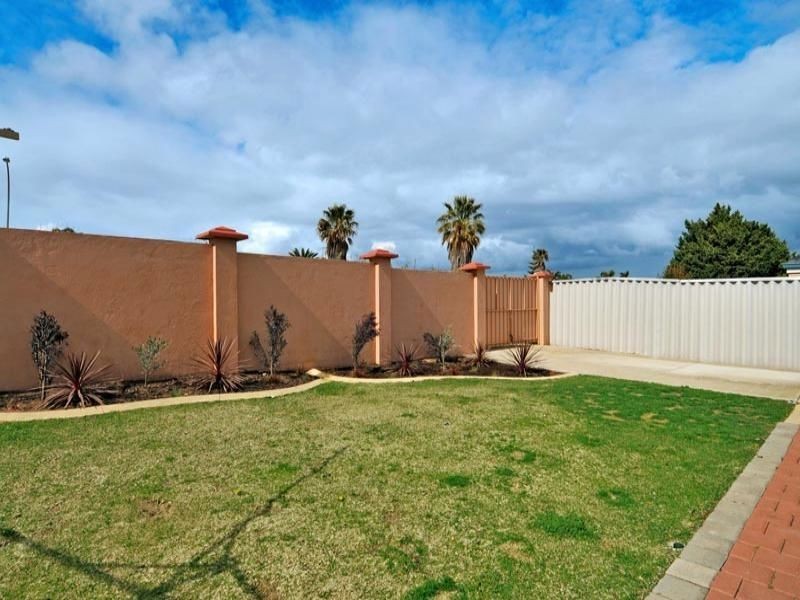 71 Admiralty Crescent, Halls Head WA 6210