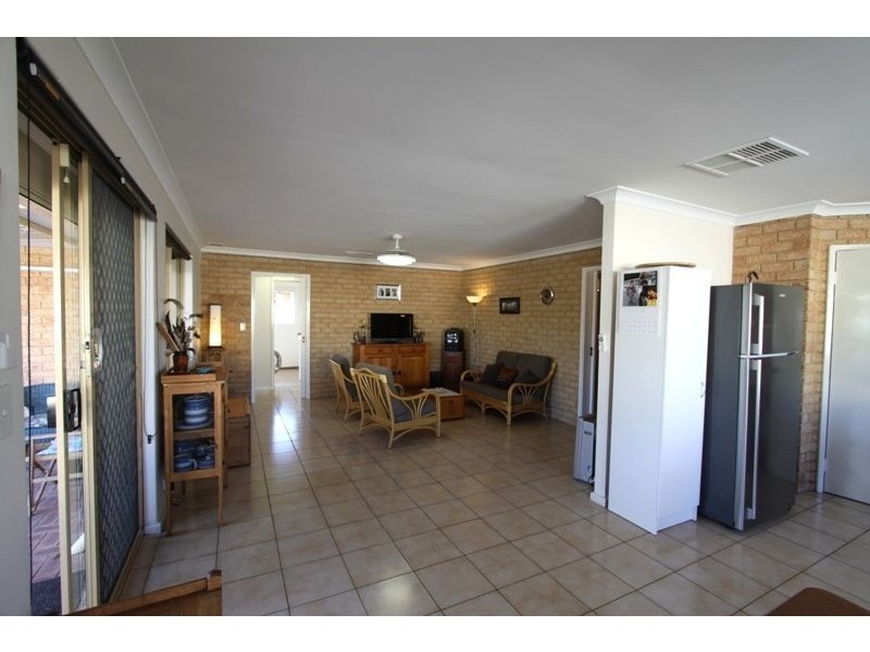 20 Dorothy Avenue, Falcon WA 6210