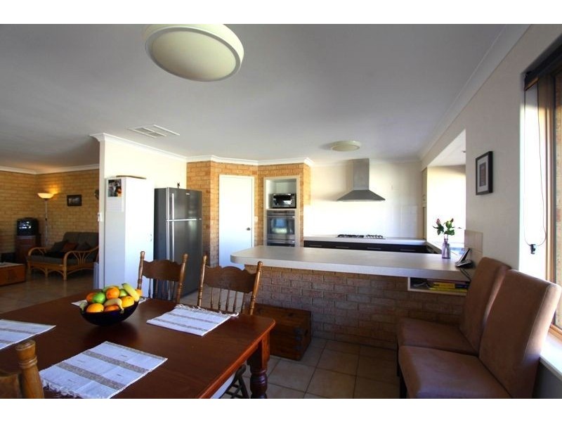 20 Dorothy Avenue, Falcon WA 6210