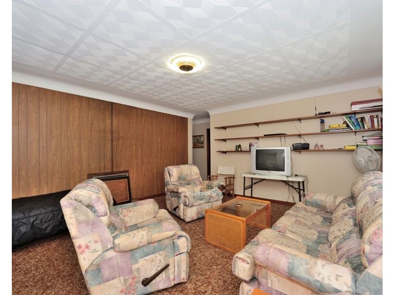 33 Roy Road, Coodanup WA 6210