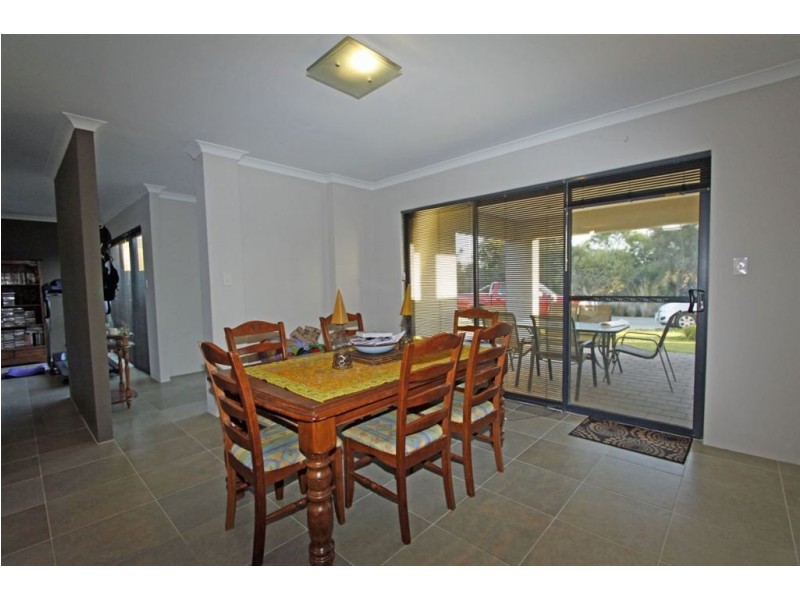 117 Darwin Terrace, Dudley Park WA 6210