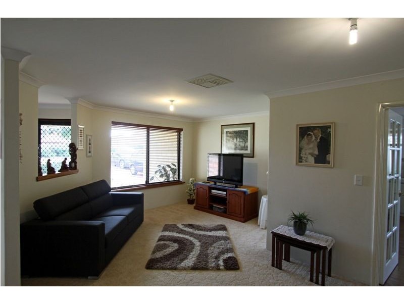 22 Oakleigh Drive, Erskine WA 6210