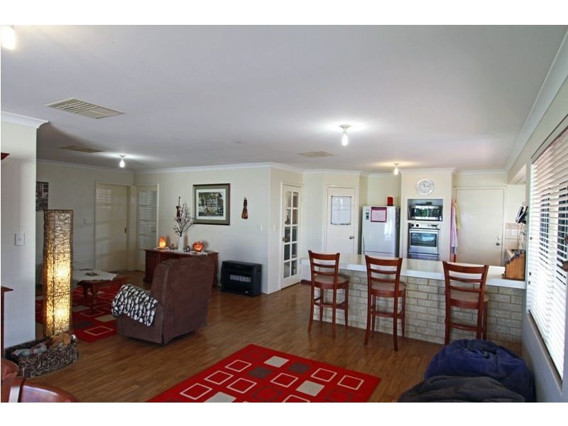 22 Oakleigh Drive, Erskine WA 6210