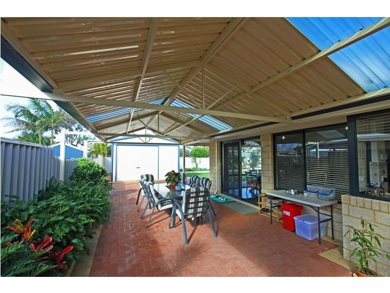 22 Oakleigh Drive, Erskine WA 6210