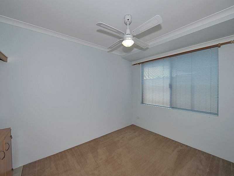 6 Hortonia Avenue, Secret Harbour WA 6173