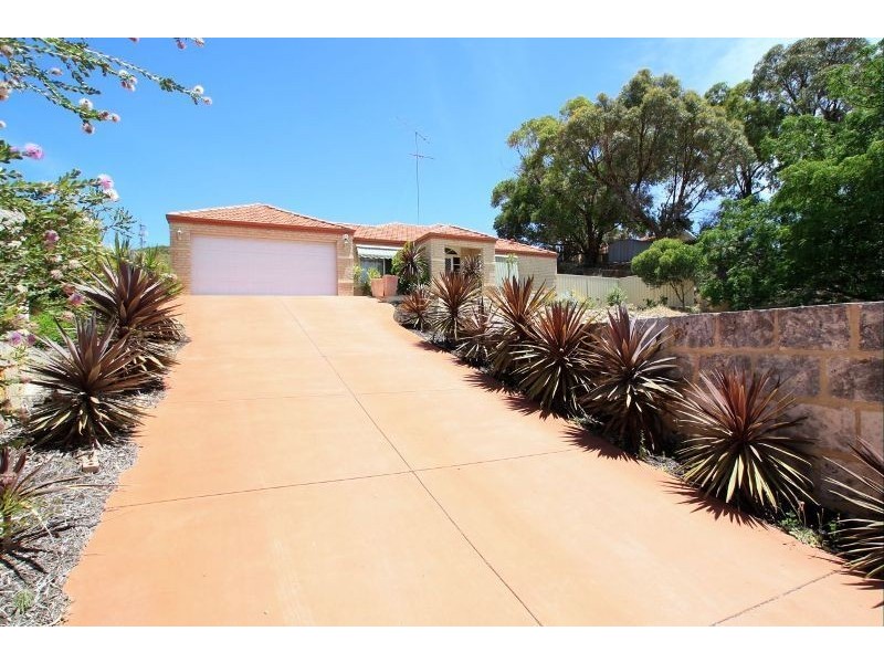 173 Crystaluna Drive, Golden Bay WA 6174