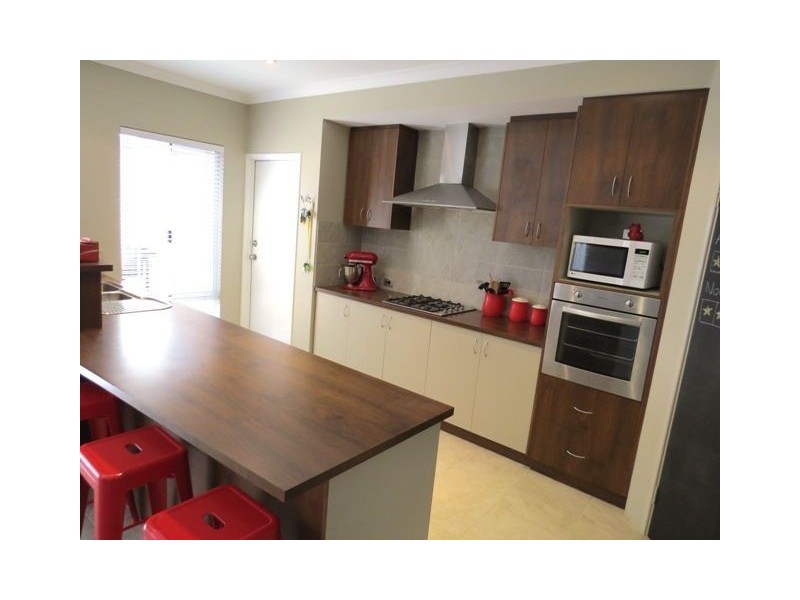 1 Dalona Parkway, Lakelands WA 6180