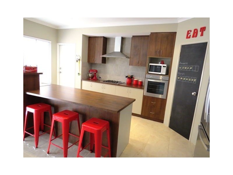 1 Dalona Parkway, Lakelands WA 6180