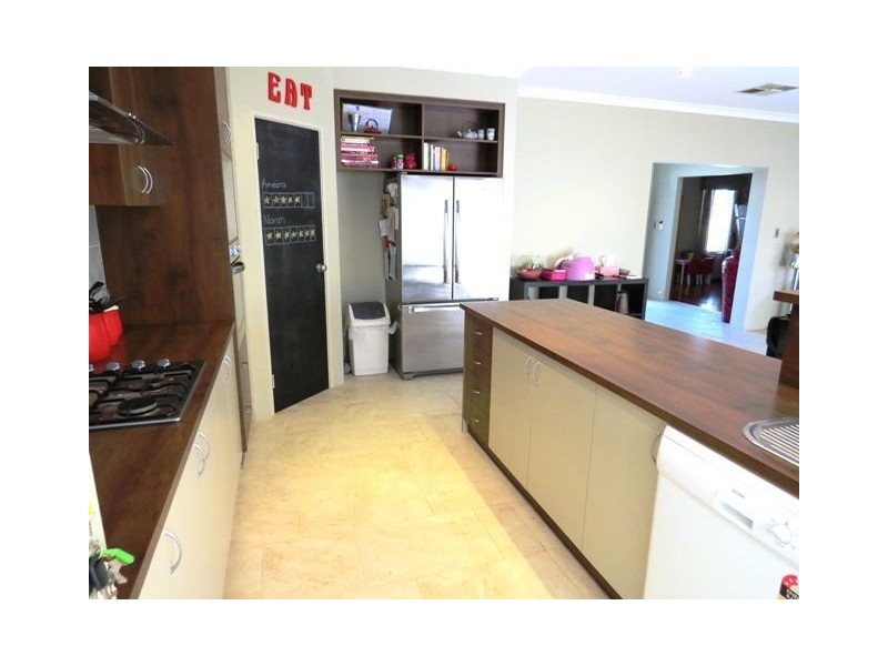 1 Dalona Parkway, Lakelands WA 6180