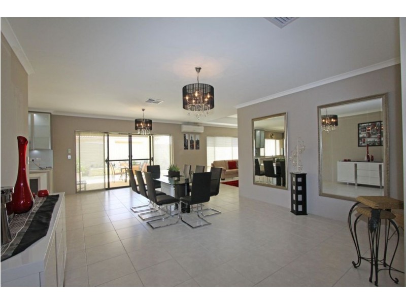 4 Joshua Carrol Street, Madora Bay WA 6210