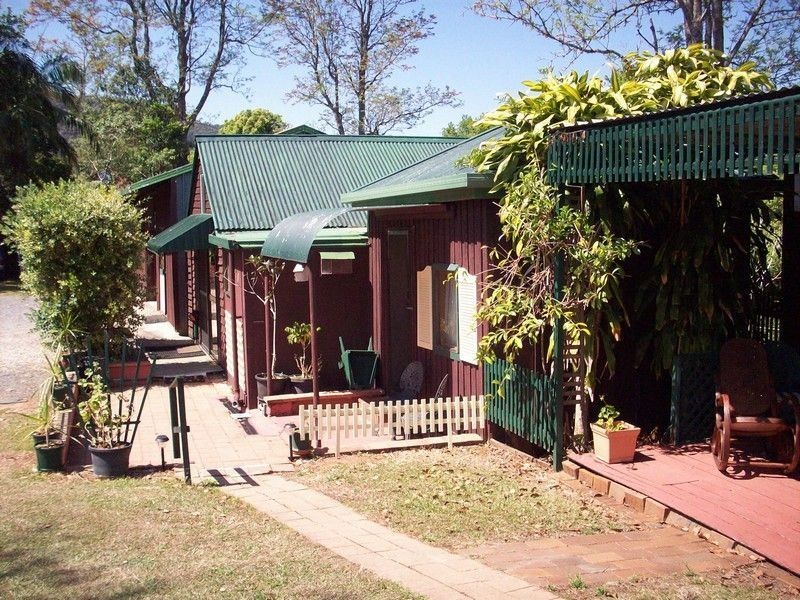 10 Braeside Drive, Uki NSW 2484
