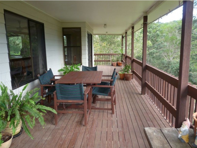 40 Meadow Place, Uki NSW 2484