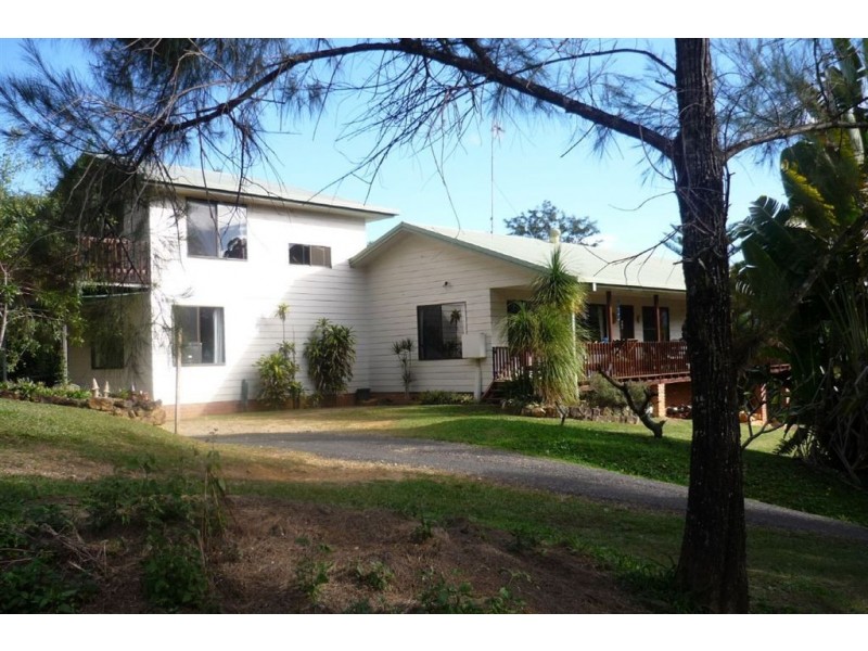 40 Meadow Place, Uki NSW 2484