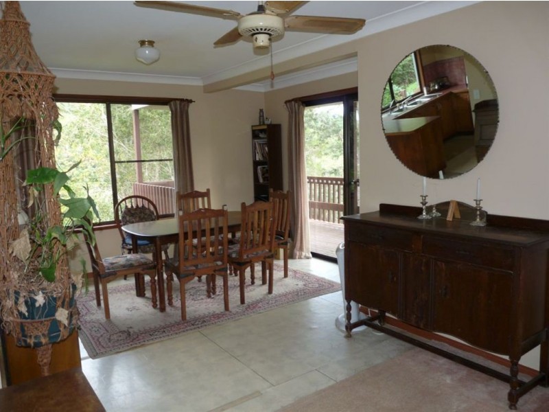 40 Meadow Place, Uki NSW 2484