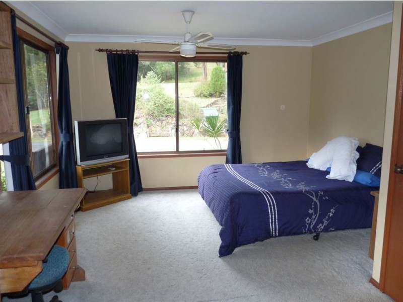 40 Meadow Place, Uki NSW 2484