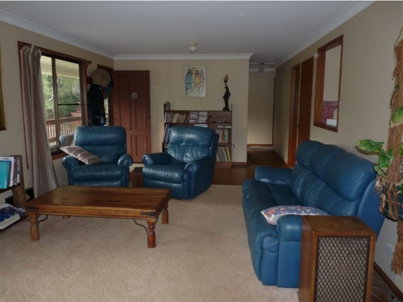 40 Meadow Place, Uki NSW 2484