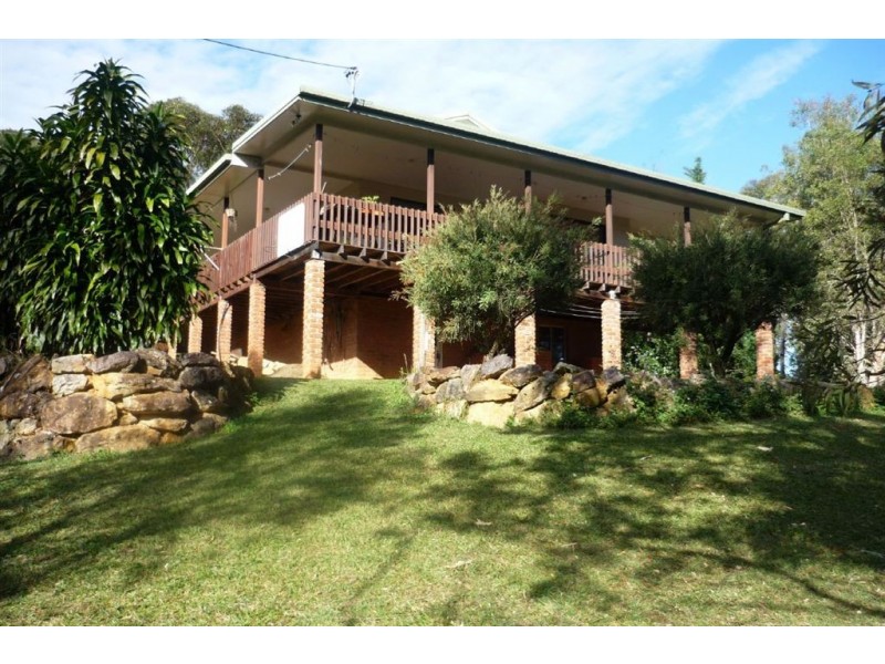 40 Meadow Place, Uki NSW 2484