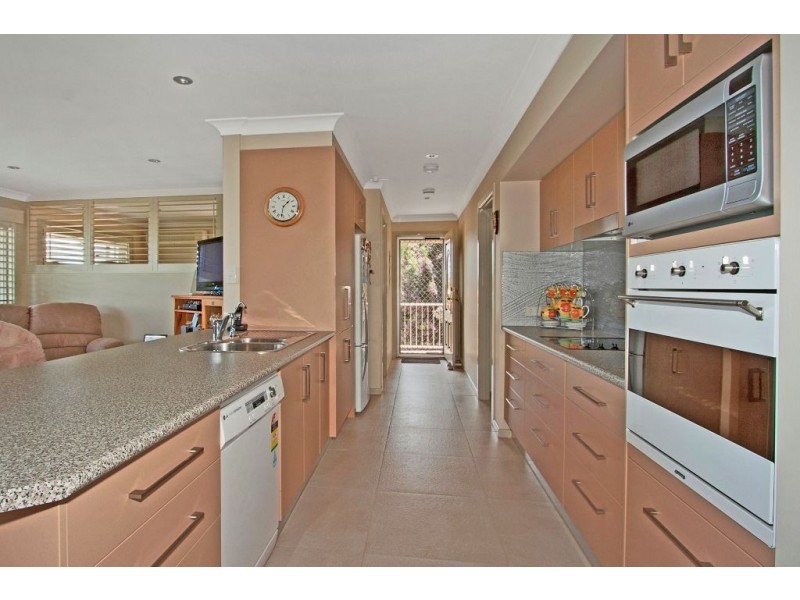 42A Walter Crescent, Banora Point NSW 2486
