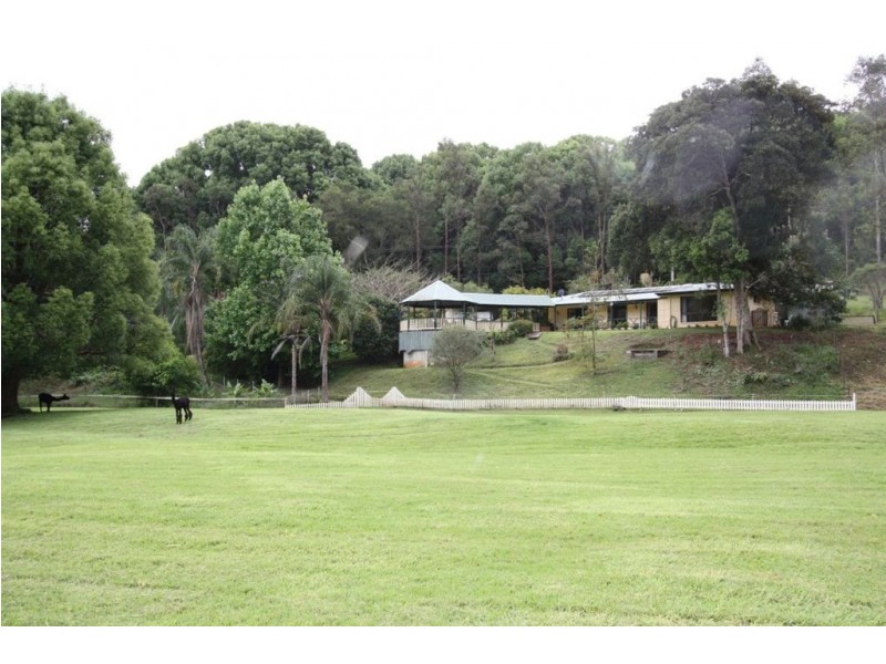 34 Meadow Place, Uki NSW 2484