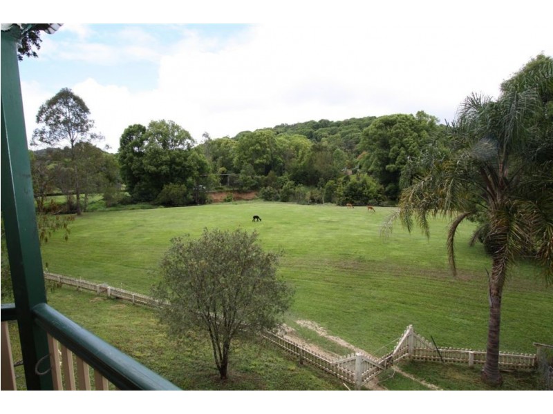 34 Meadow Place, Uki NSW 2484