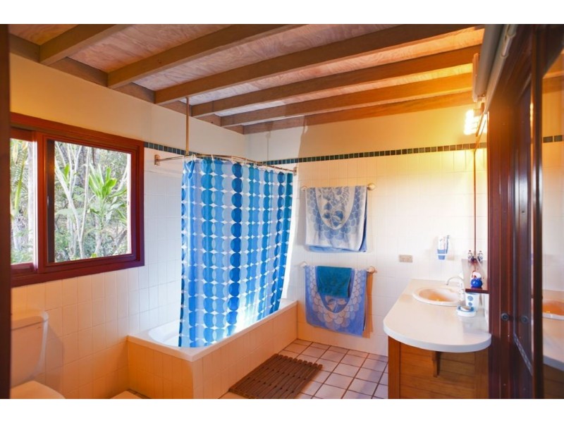 2 Araluen Place, Crystal Creek NSW 2484