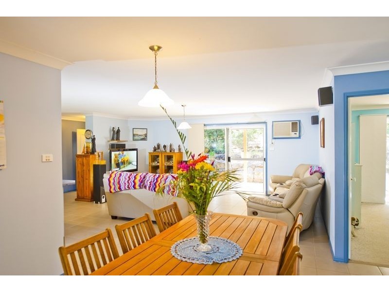 52 Braeside Drive, Uki NSW 2484