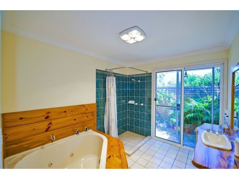 52 Braeside Drive, Uki NSW 2484