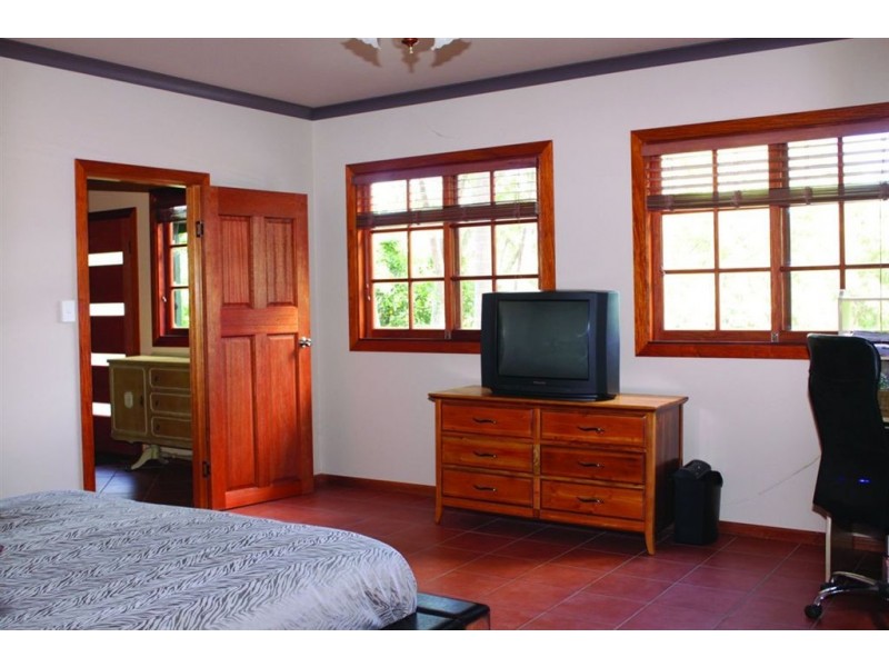 55 Rowlands Creek, Uki NSW 2484