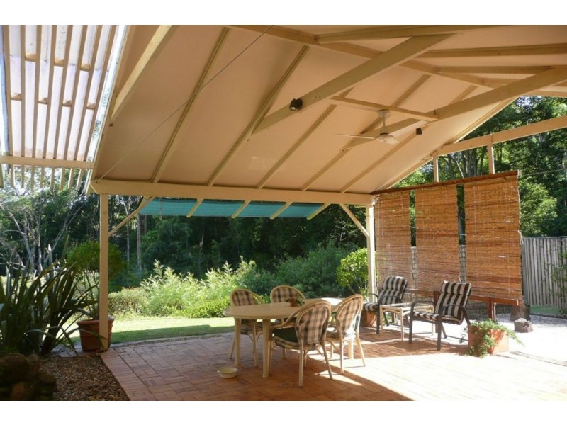 42 Meadow Place, Uki NSW 2484