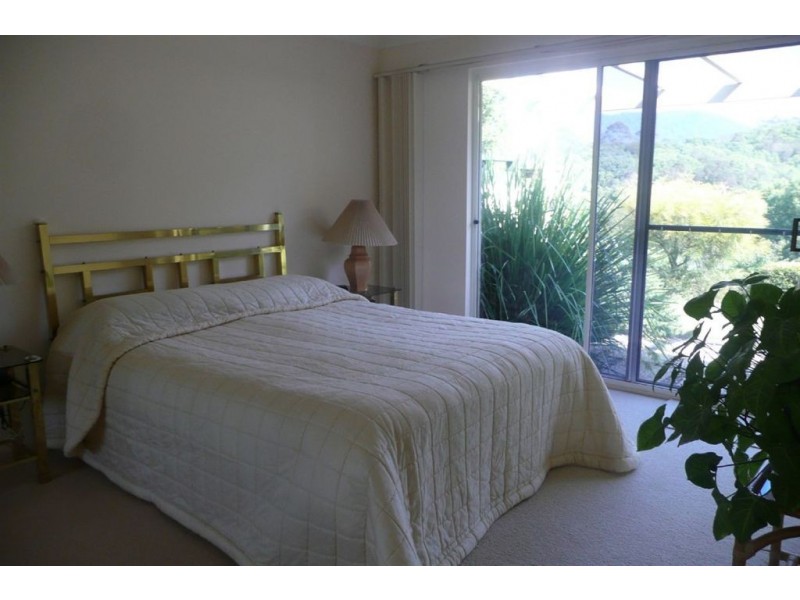 42 Meadow Place, Uki NSW 2484