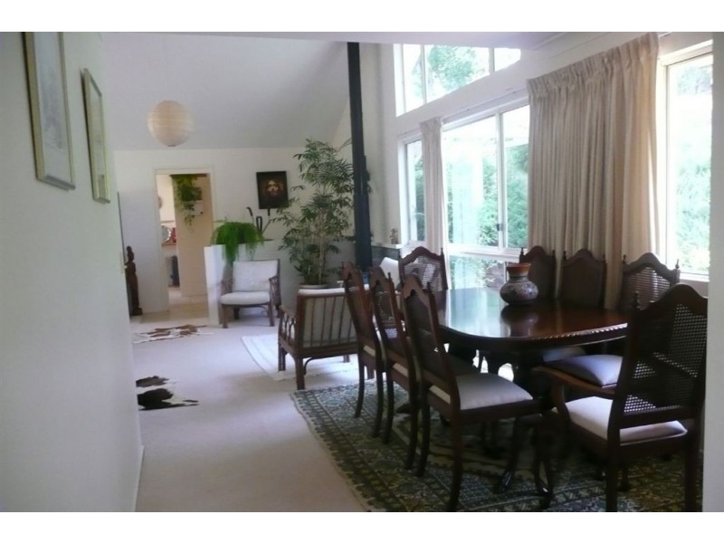 42 Meadow Place, Uki NSW 2484