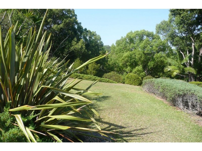 42 Meadow Place, Uki NSW 2484