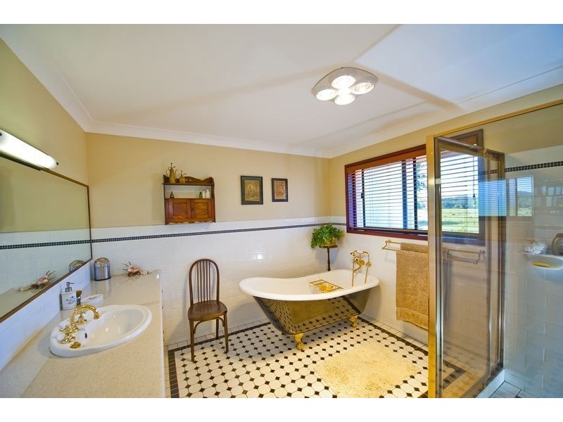 814 Numinbah Road, Crystal Creek NSW 2484