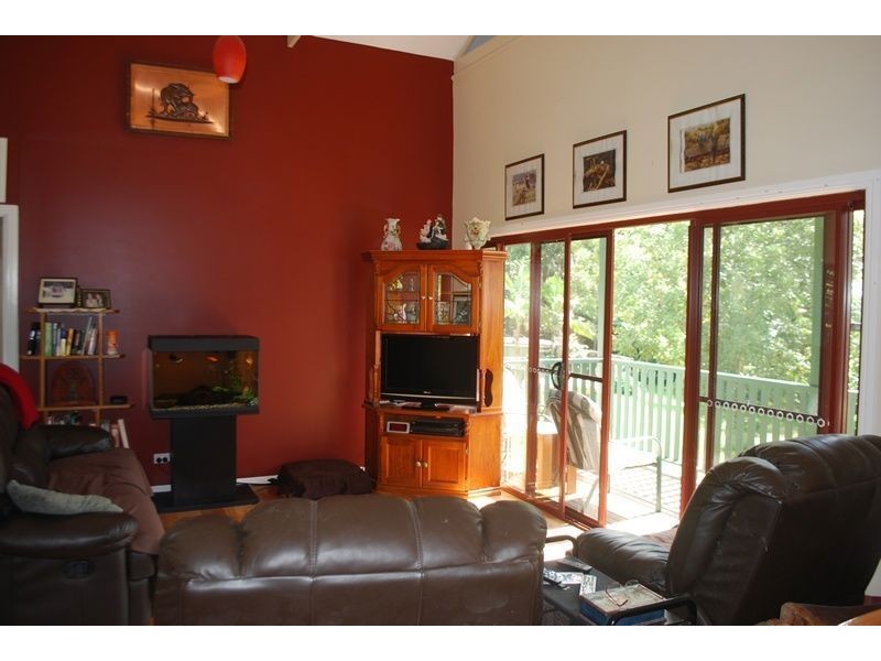 13 Pigeonberry Road, Nobbys Creek NSW 2484