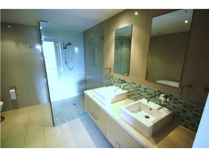 336/3-5 Pendraat Parade, Hope Island QLD 4212