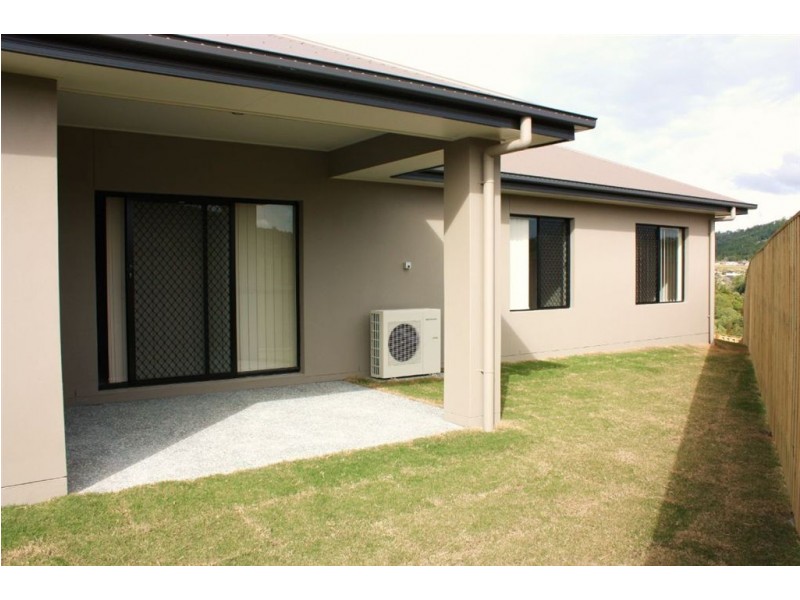 14 Kaplan Street, Pacific Pines QLD 4211