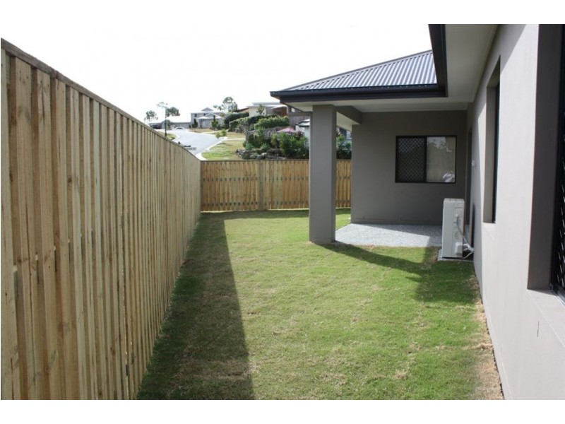 14 Kaplan Street, Pacific Pines QLD 4211