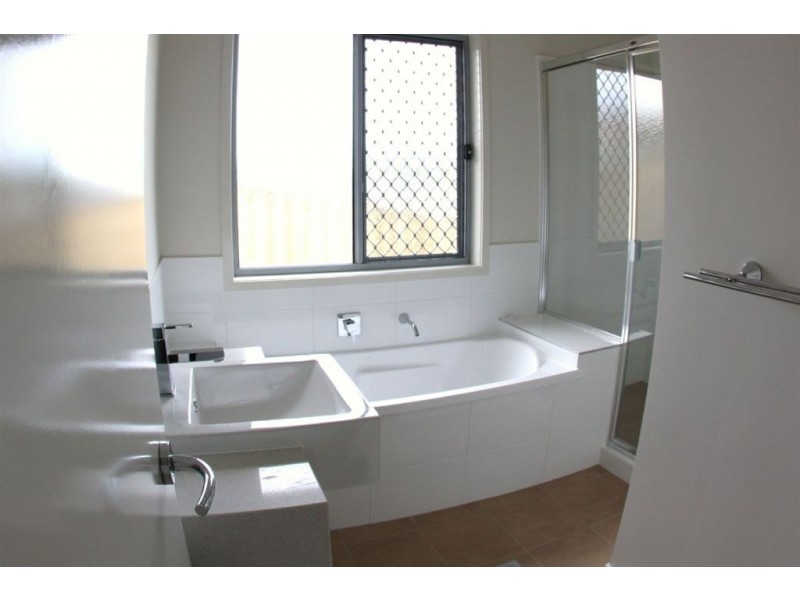 Pacific Pines QLD 4211