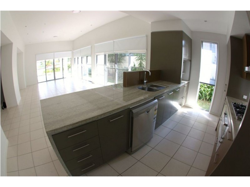 Hope Island QLD 4212