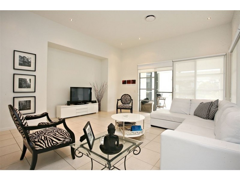 2811 Gracemere, Hope Island QLD 4212
