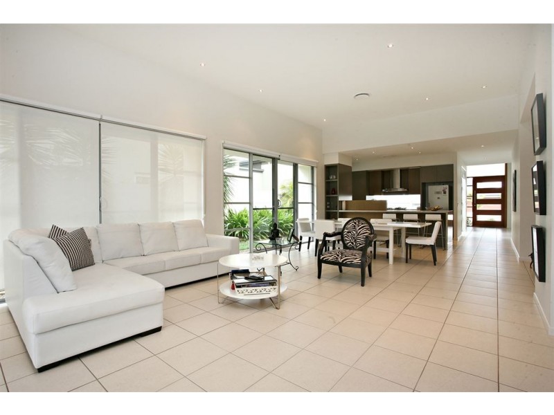 2811 Gracemere, Hope Island QLD 4212