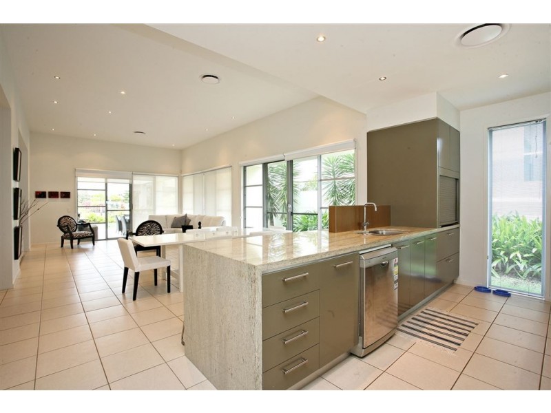 2811 Gracemere, Hope Island QLD 4212