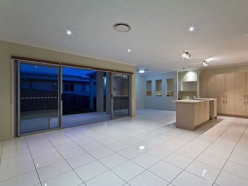 7 Torrington St, Upper Coomera QLD 4209