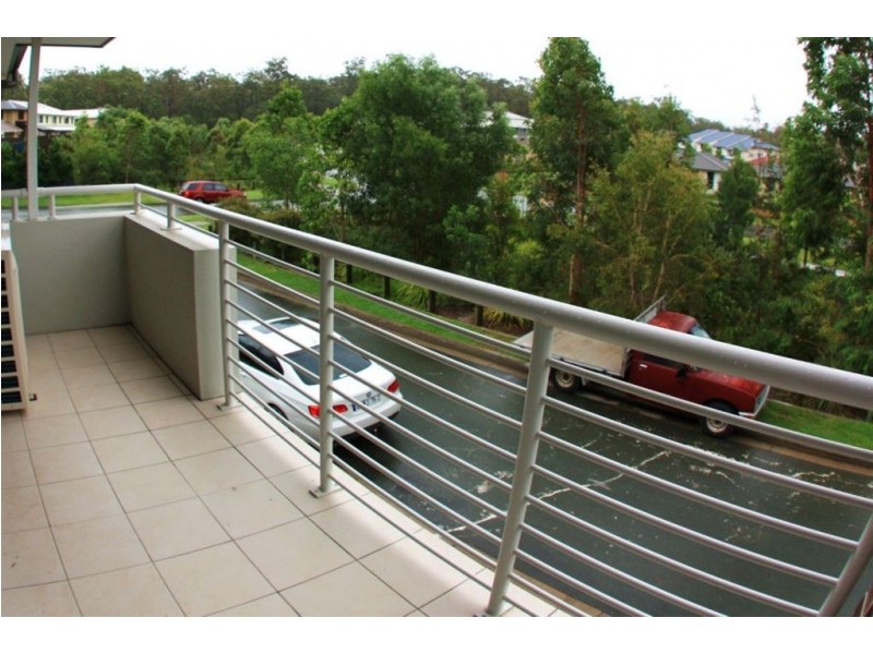 5/4 Vanilla La, Coomera QLD 4209