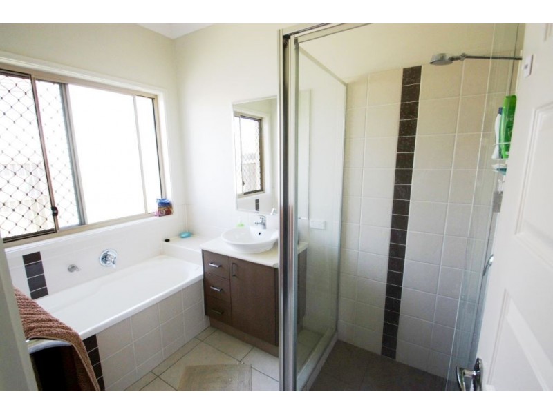 8 Catherine Ct, Coomera QLD 4209