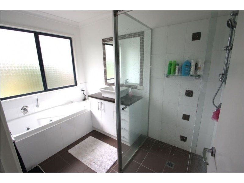 Pacific Pines QLD 4211